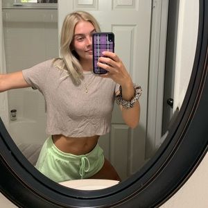 Brandy Melville cropped tee